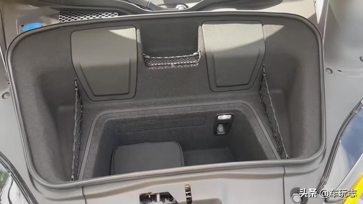 2019奥迪r8跟2020款奥迪r8,5.2v10奥迪r8限量版