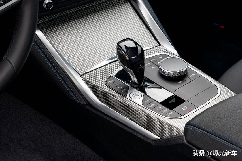 2022宝马2系两门轿跑车,2022款宝马2系225i曜夜版