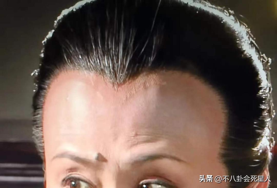 演员假发套穿帮,假发穿帮镜头