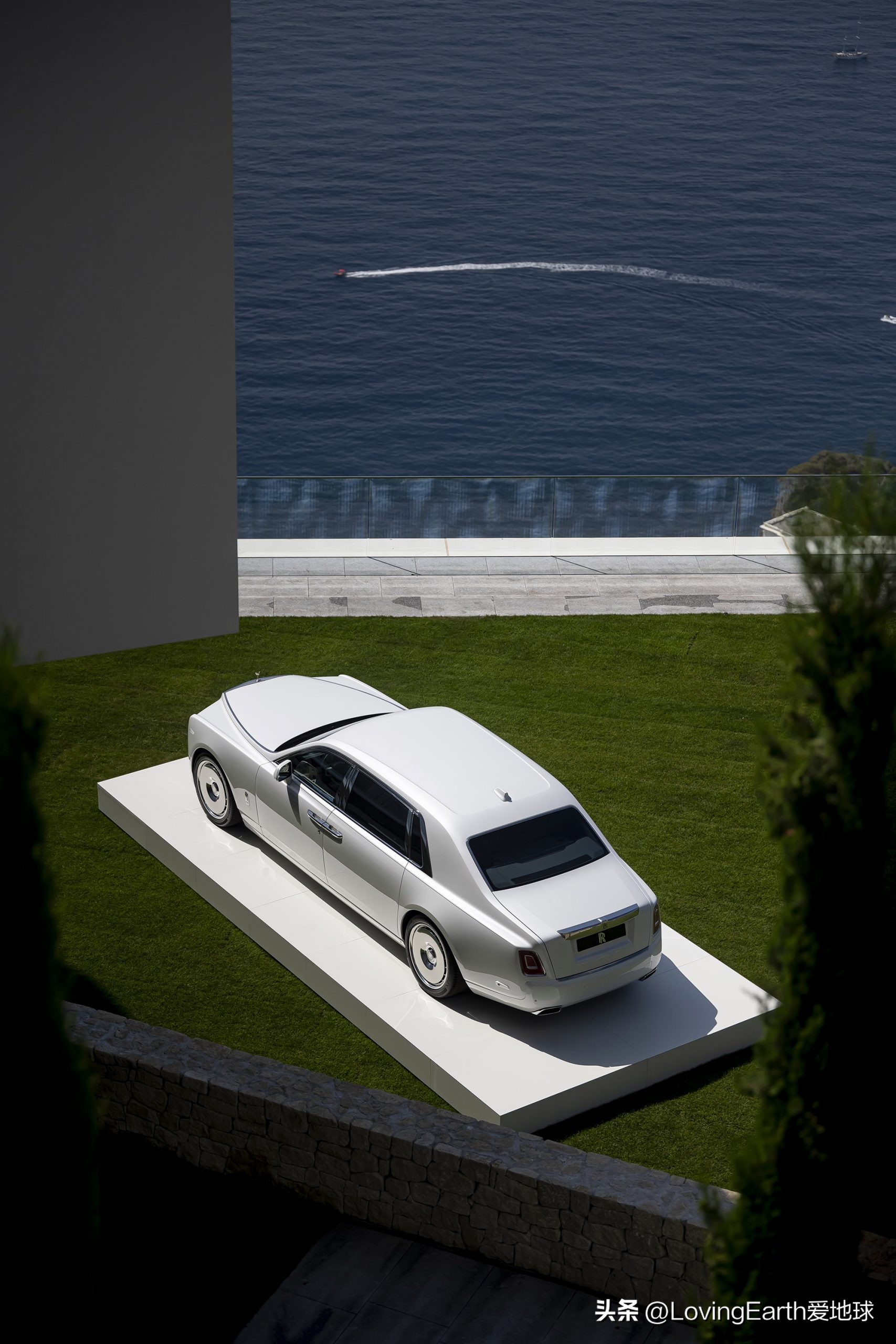 劳斯莱斯对车镜子干杯视频,劳斯莱斯幻影让世界充满爱