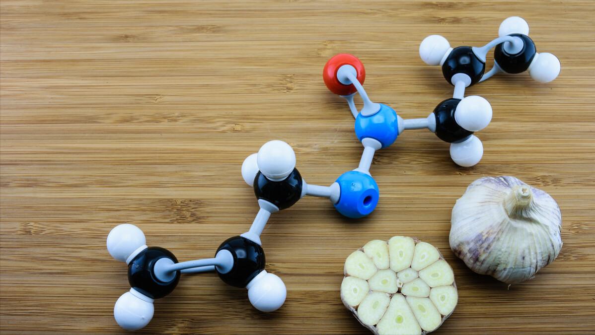 大蒜是“抗癌之王”,每周生吃2次可降低一半肺癌风险?是真是假