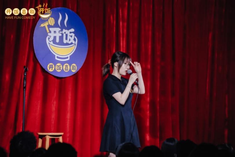 清华脱口秀女博士央视,一个博士说脱口秀