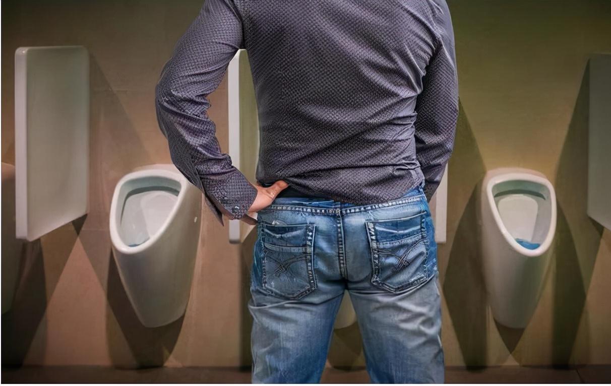 夫妻生活过程中，男人尿尿和射精会同时发生吗？医生为你解答