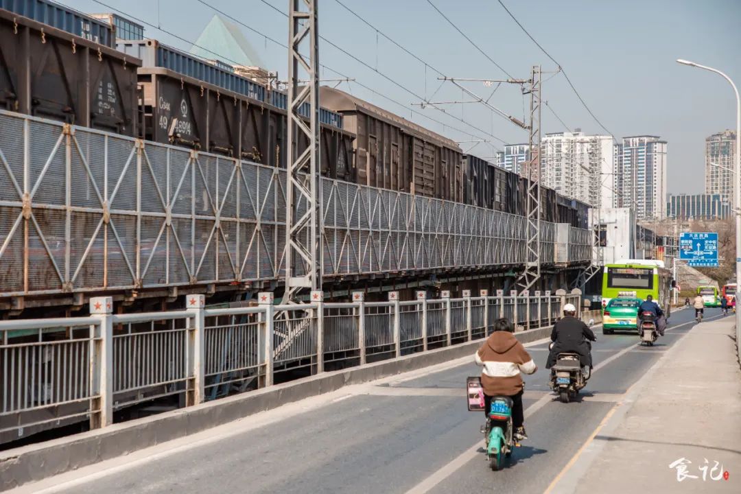 这座桥有超过400年的历史,襄阳的第一座桥