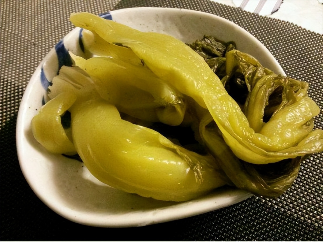 酸菜亚硝酸盐对人体的危害有多大,酸菜有亚硝酸盐超标吗