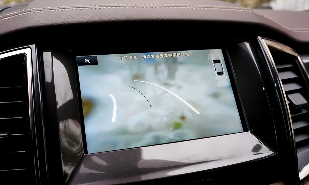 倒车影像变模糊有哪些解决方法,倒车影像模糊怎么解决