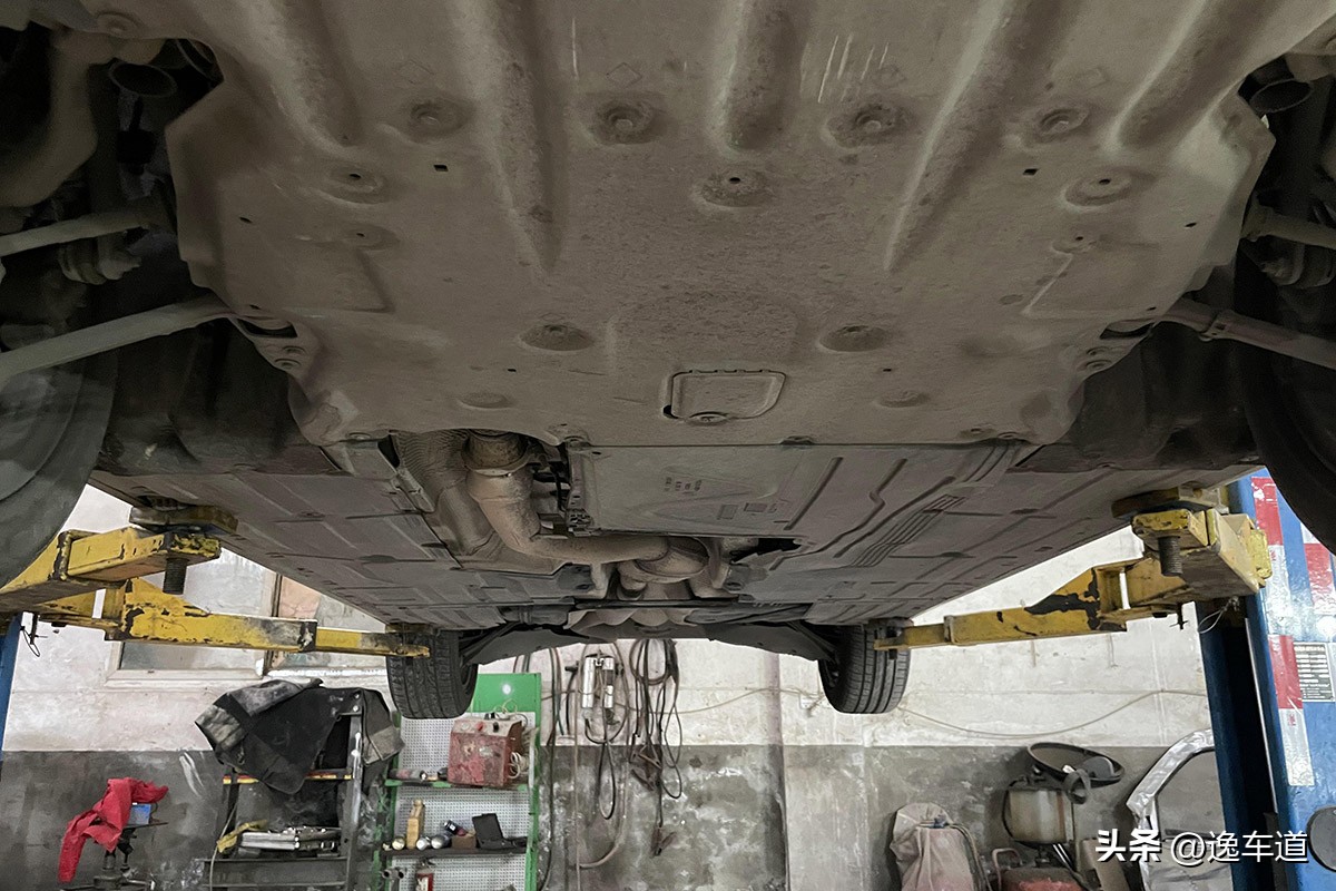 开了六年的宝马320如今只卖四折，划算吗？网友：买得起修不起