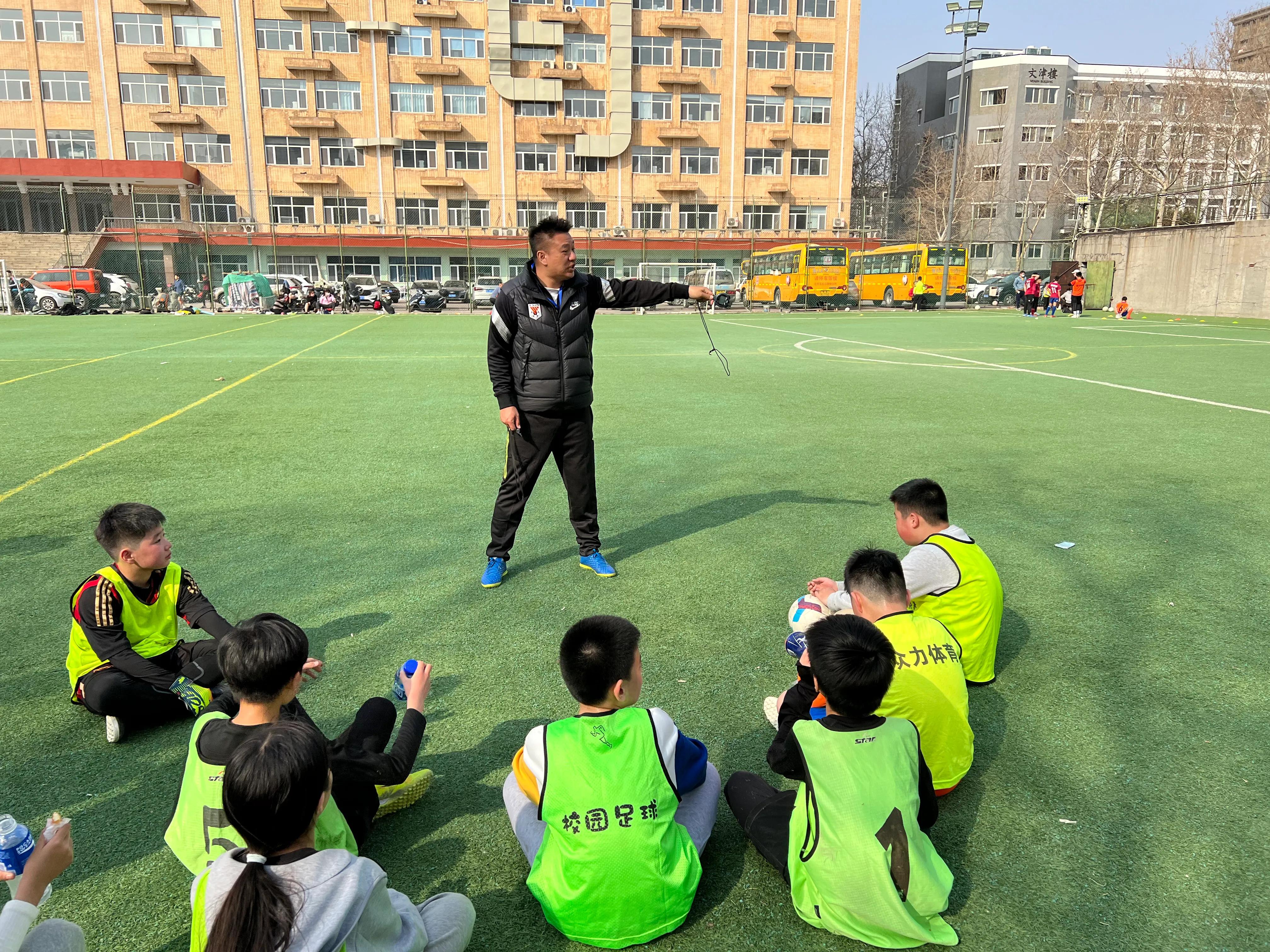 绿茵场上我最强——山师附小5.7中队足球俱乐部活动纪实