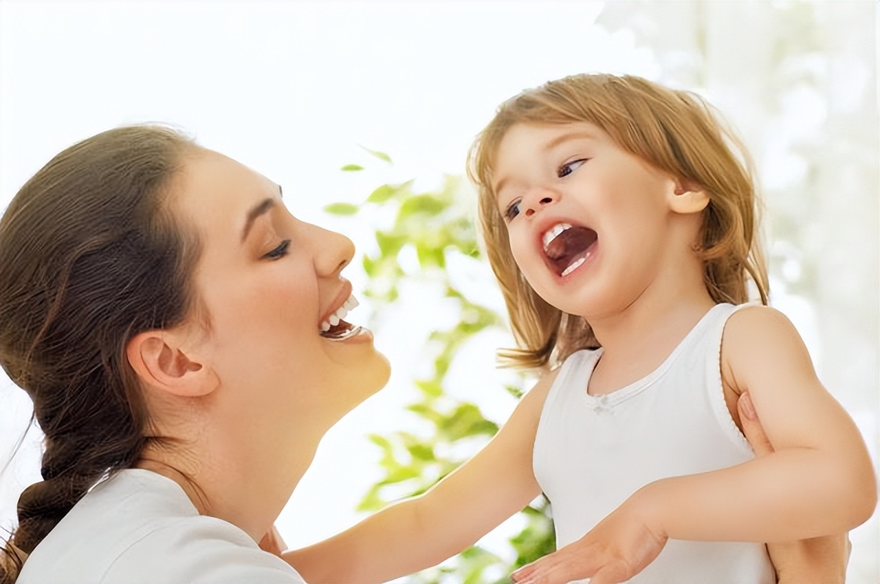 宝宝爱咬指甲脾气暴躁怎么办,宝宝爱咬嘴唇怎么治疗