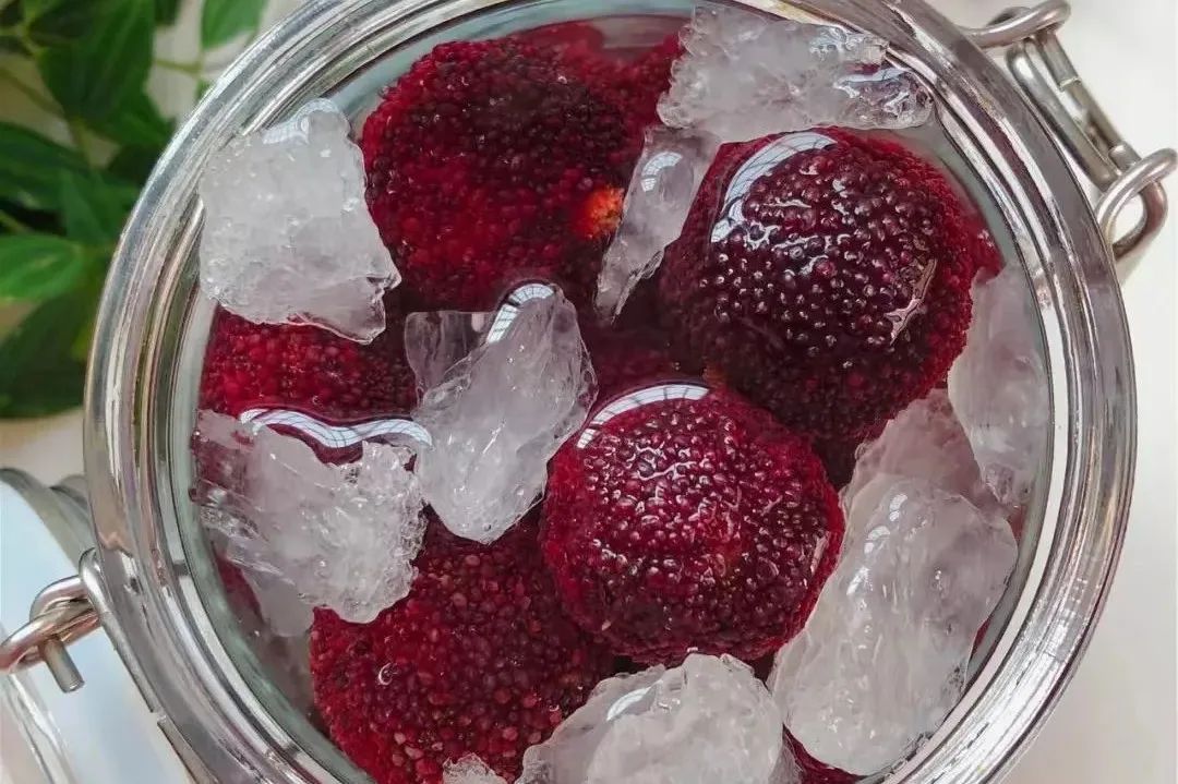 杨梅怎么吃好吃又简单,夏天杨梅的好吃法