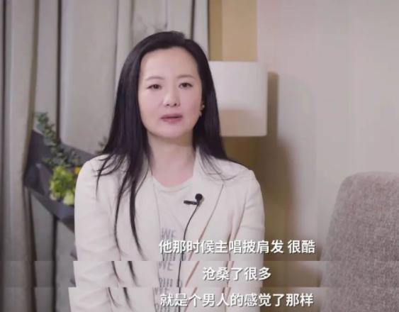 咏梅王菲栾树合影,栾树到底爱王菲还是咏梅