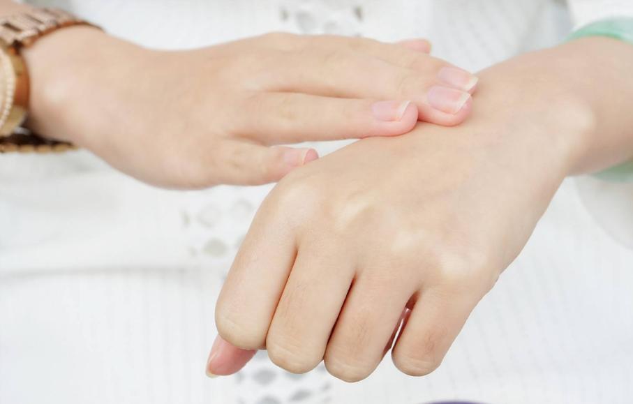 “办事”时用润滑剂，对夫妻双方有害吗？别害羞，男女都该了解下