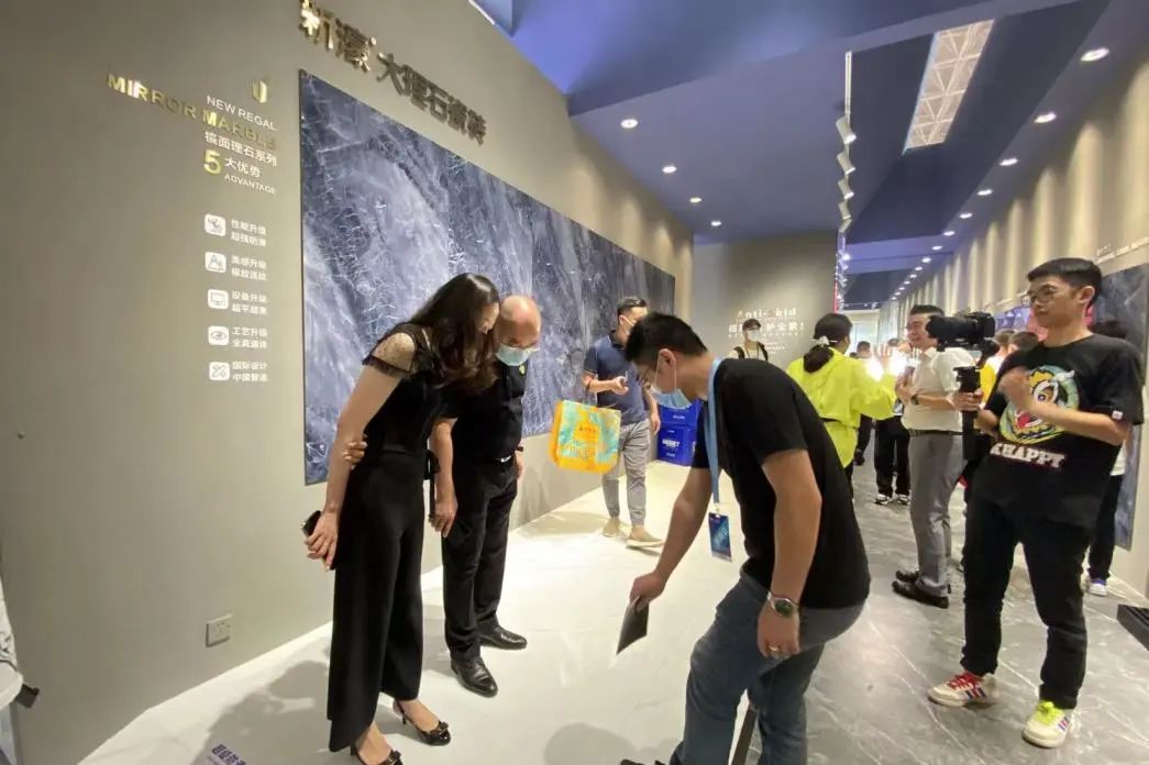 “粤潮制燥”燃爆陶博会新濠大理石瓷砖亮“最强招商政策”