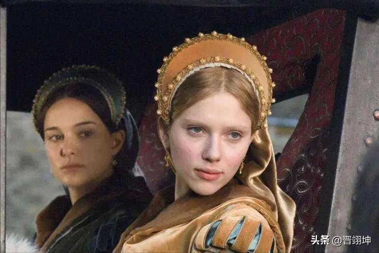 伊丽莎白一世：25岁当女王，为美貌戴假发抹铅粉，有时7天不卸妆