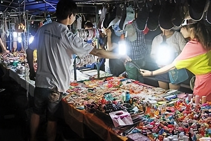 摆地摊日入9000吗,摆地摊日入九千