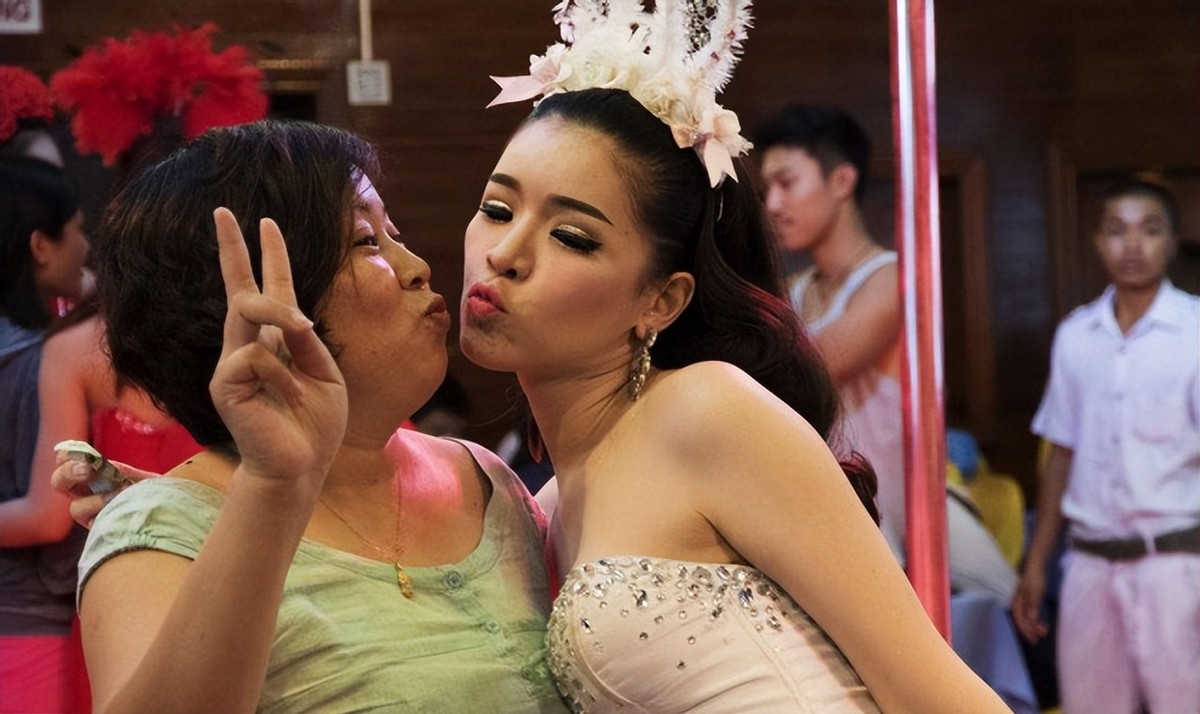 泰国双男主悲剧,泰国双重命运