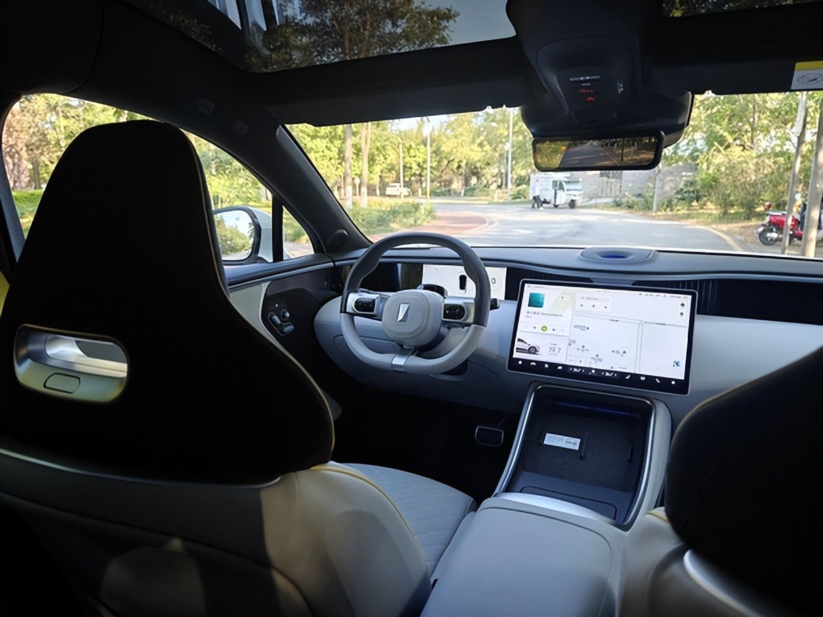 阿维塔11最新试驾实测,阿维塔11重塑你的用车体验