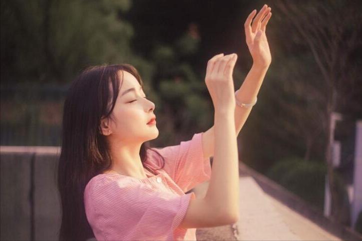 外阴长了一根白毛是怎么回事,外阴有1根白毛是怎么回事