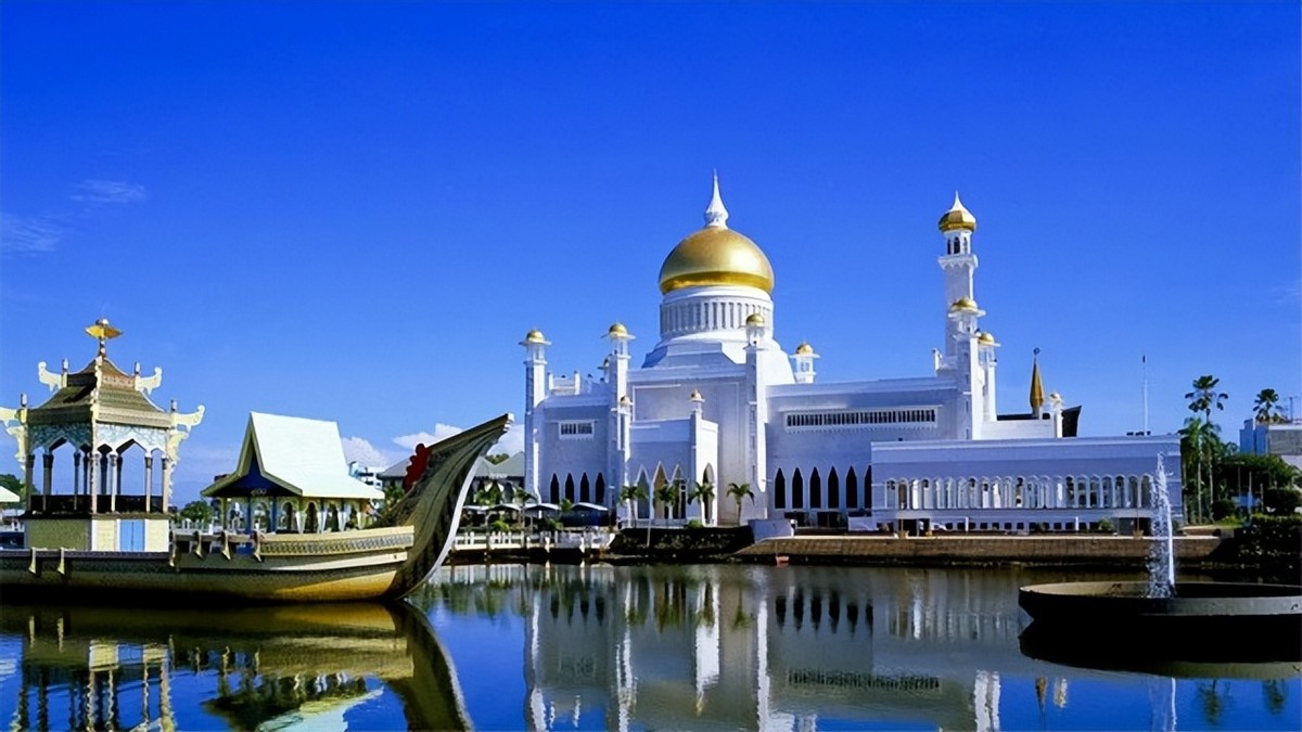 小国文莱：枯竭的石油，奢靡的王室，出路在何方？