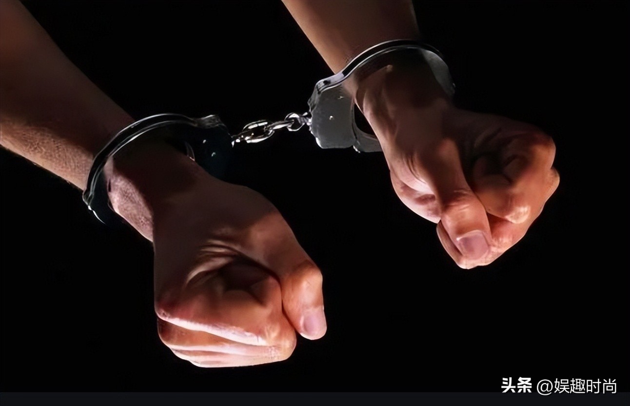 浙江6名男子进行同性群体淫乱活动缴获润滑油、后庭拳交膏等物品