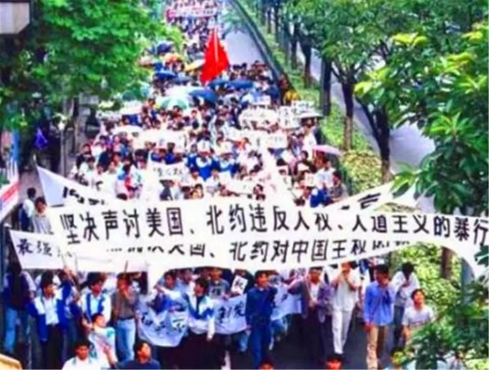 中国人的血不会白流：一句“误炸”就想掩盖罪行？24年前真相如何