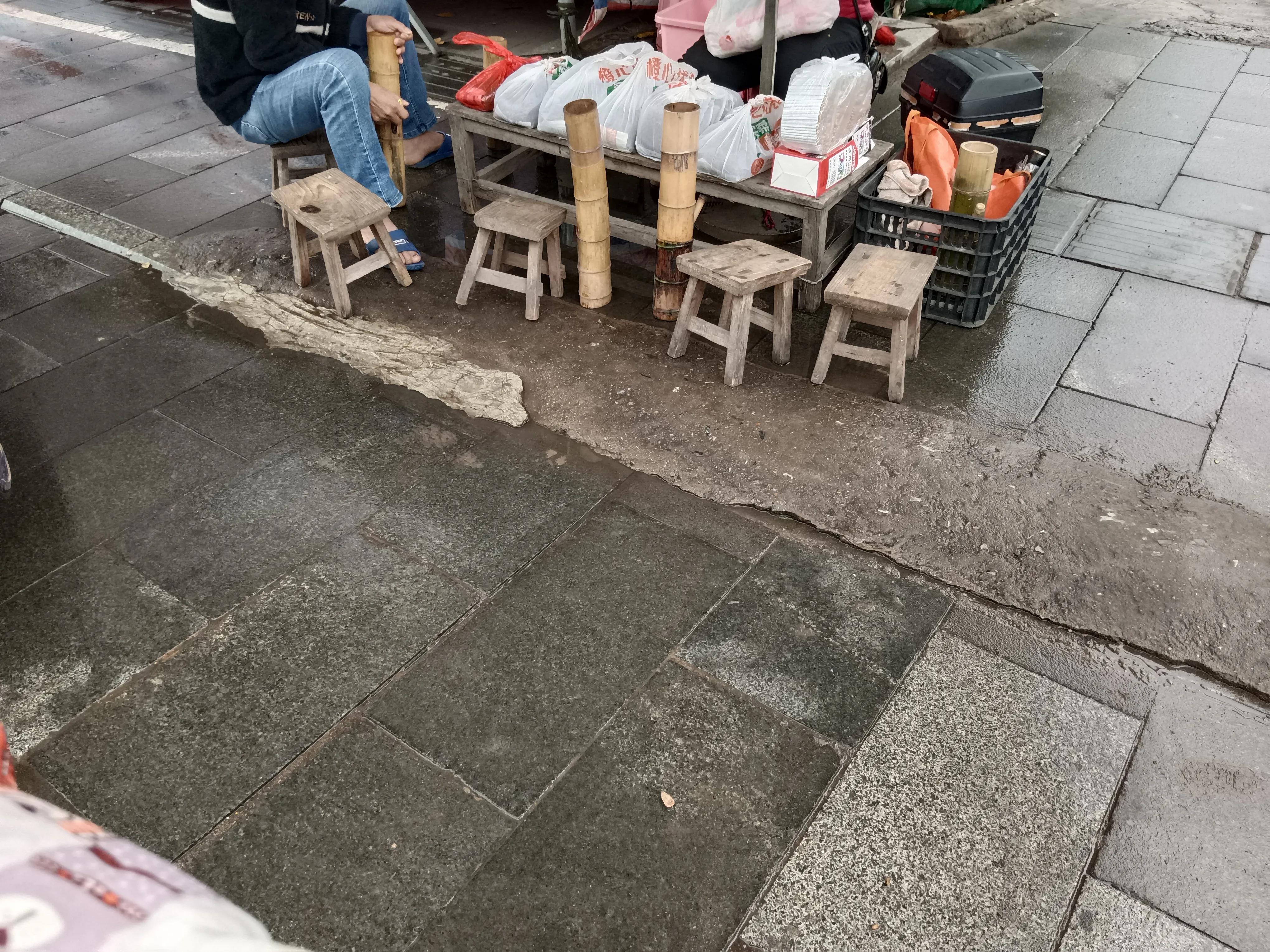 为什么李二嫂的烟丝摊生意这么红火