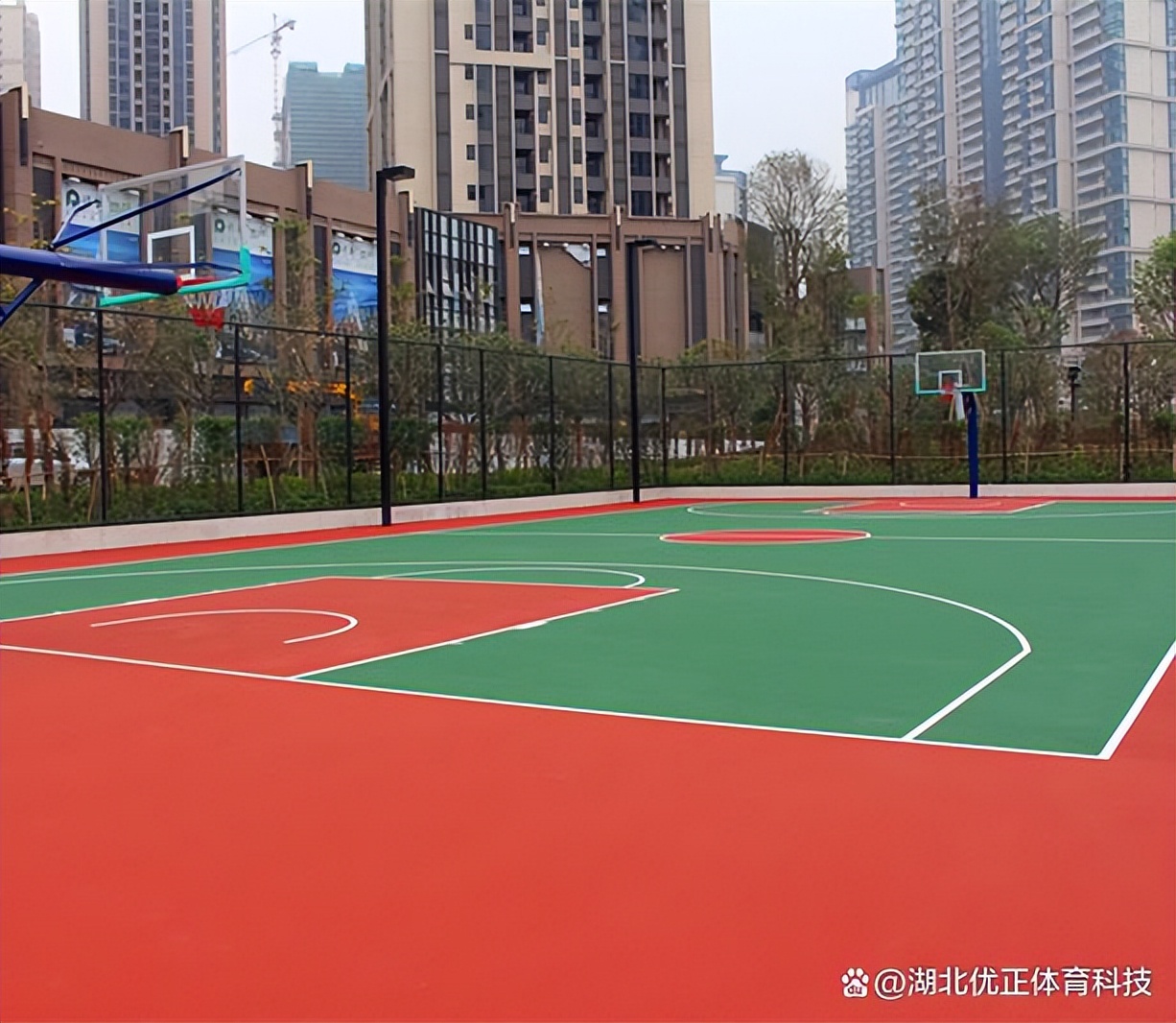 南昌硅pu塑胶篮球场多少钱,正规硅pu篮球场施工全过程
