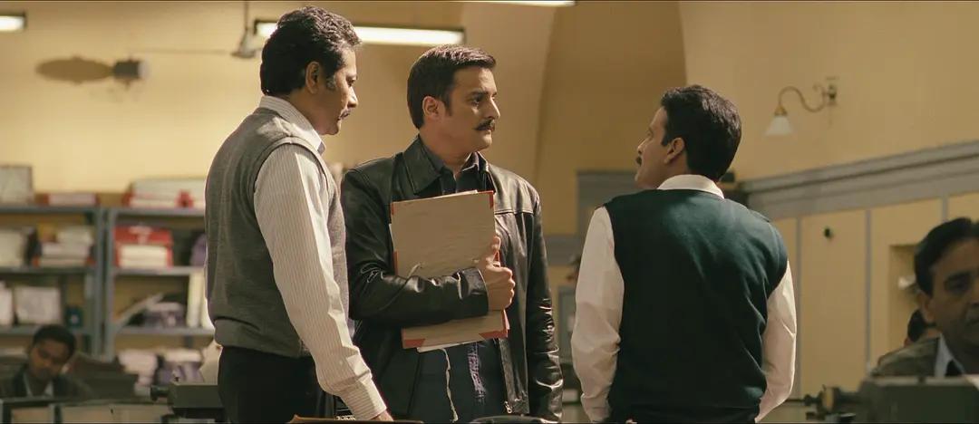 *子骗**假冒调查局大肆搜刮，真实事件改编电影《26个特殊劫匪》