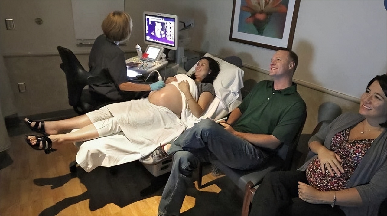 美国一夫妻诞下双胞胎,美国姐妹俩生下双胞胎