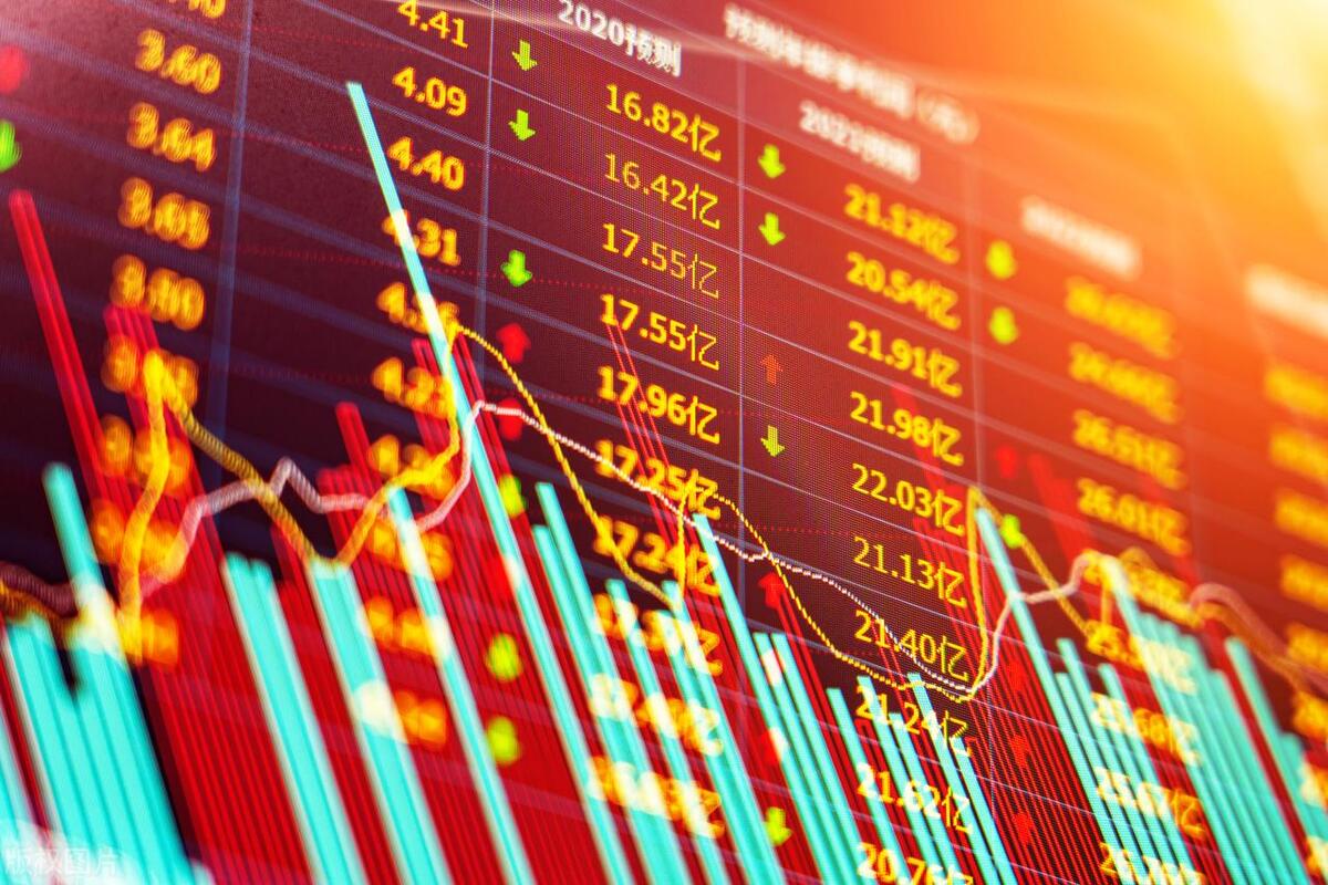 阿姨在上海坐拥90套房产引热议 (上海一位阿姨坐拥90套房产)