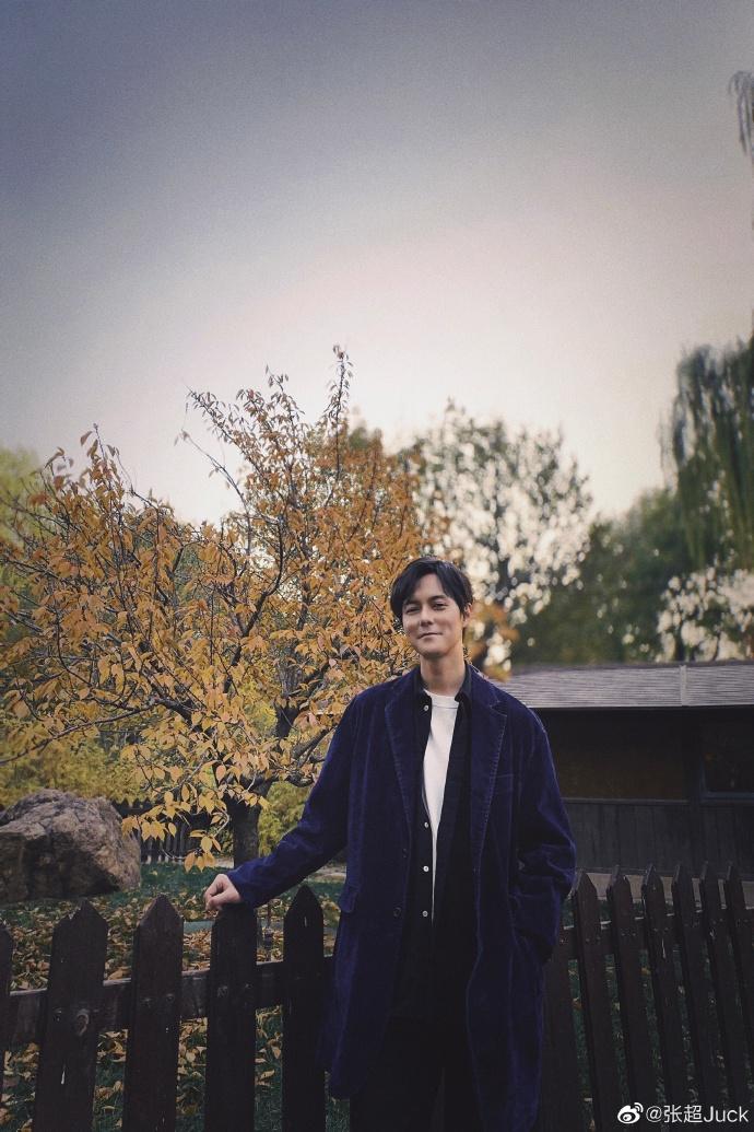 张超被前女友爆出劈腿后续,张超和女友街头搂抱