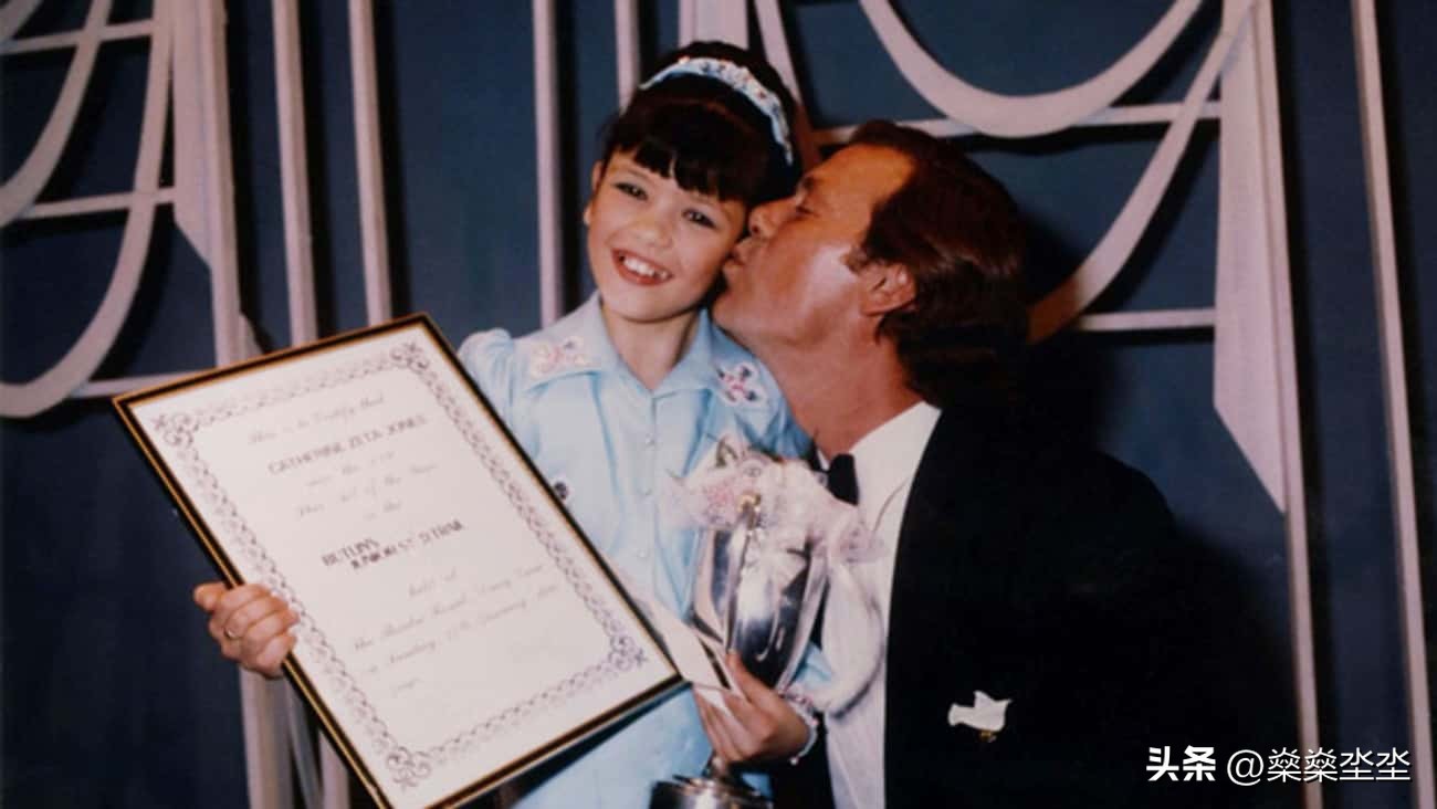 凯瑟琳娜泽塔琼斯绝美剧照,凯瑟琳泽塔琼斯大盗