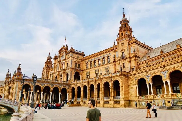 哥特式古建筑艺术之美,哥特式文化的特点