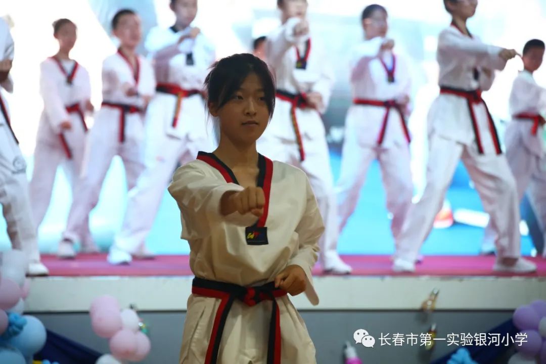 小学毕业典礼的超燃视频,最棒的小学毕业典礼