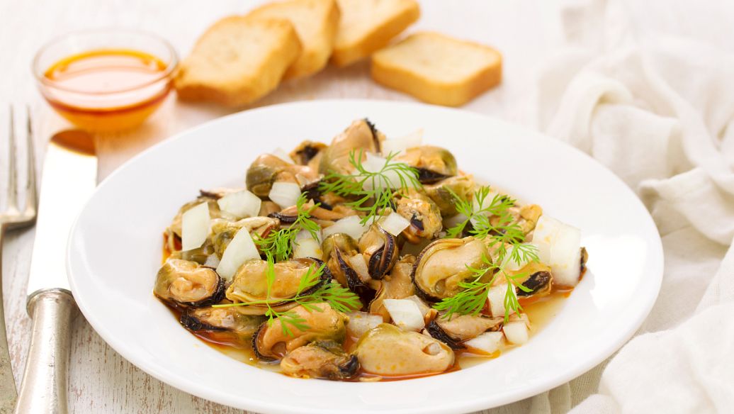 反酸烧心吃什么食物立竿见影,胃酸胃胀反酸水烧心吃什么食物好