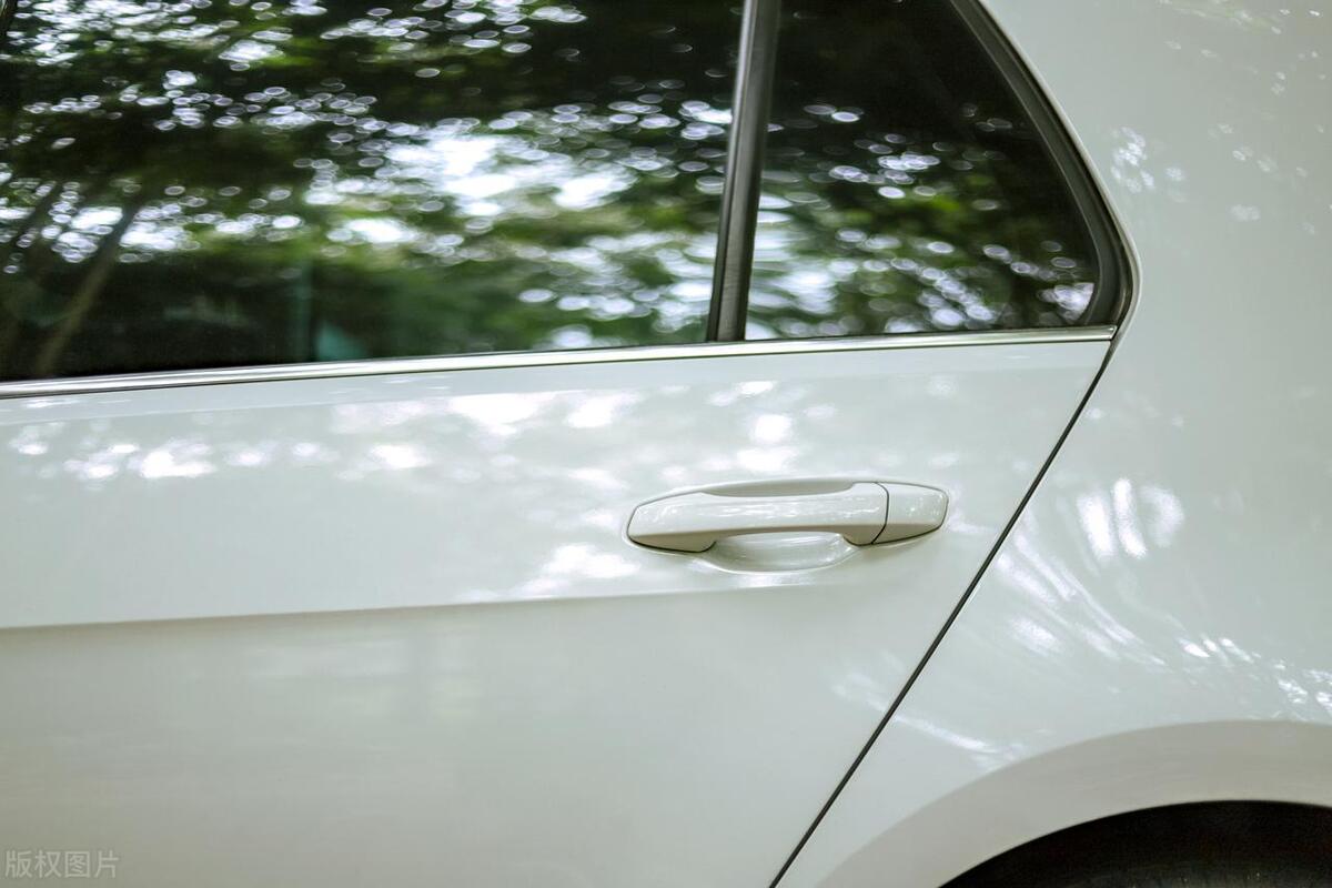 新手驾驶汽车必备技巧,新手驾车必看的驾驶技巧