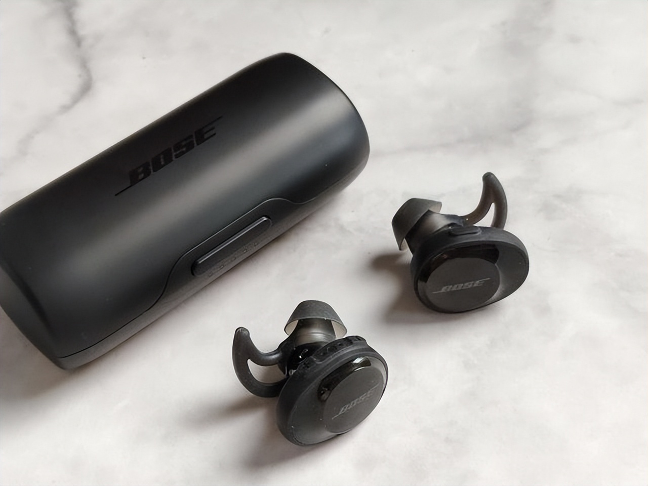 蓝牙耳机运动耳机pro,蓝牙耳机和运动耳机