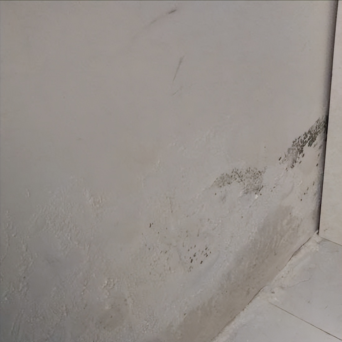 墙面漏水渗水修补多少钱,屋顶漏水墙面修补多少钱一平方