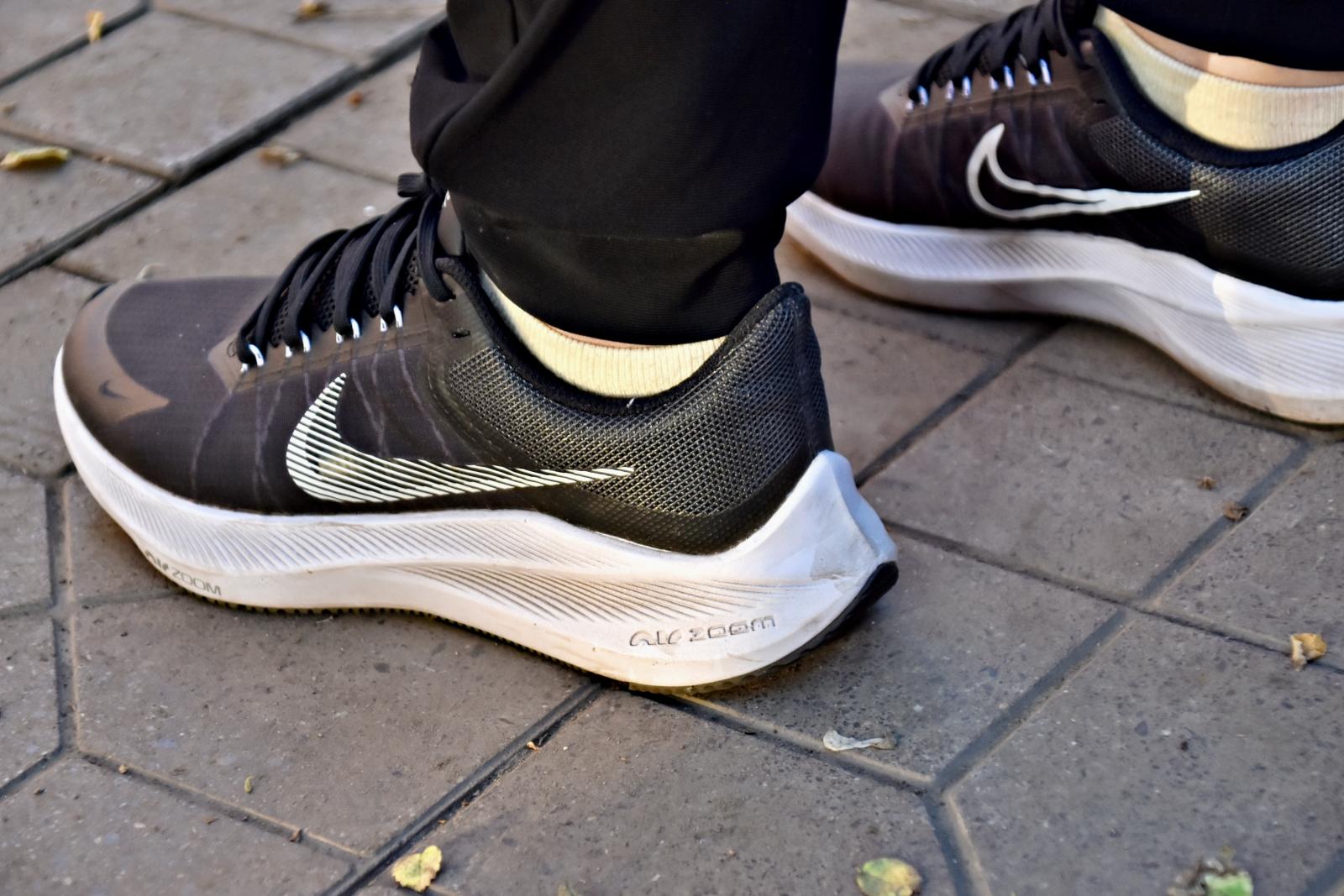 nike跑鞋winflo8女士,耐克zoomwinflo7真假