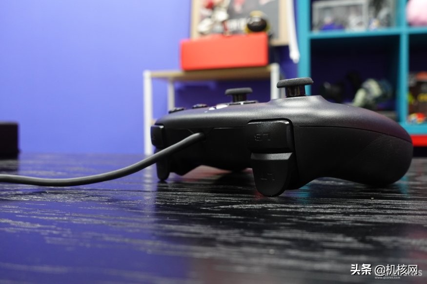 xbox手柄和猎户座手柄对比,xbox手柄平替