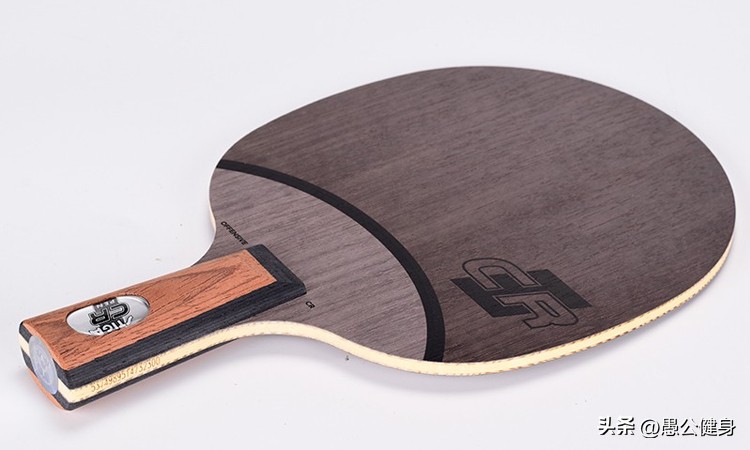 乒乓球爱好者如何去选购球拍？