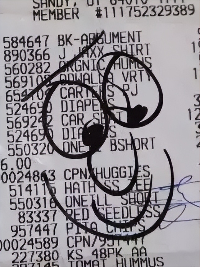 把随手丢弃的购物小票变成孩子们最珍贵的礼物，小镇因他而感动