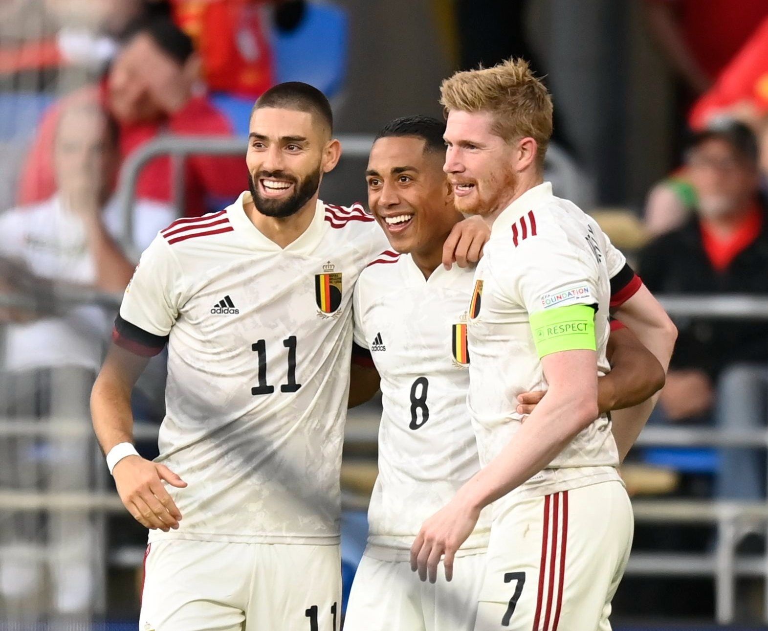 卢卡库被c罗踢中,卢卡库世界杯被队友打