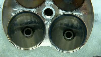 汽车工业探究丨在欧洲工厂,感受一下顶级跑车发动机是如何铸造的