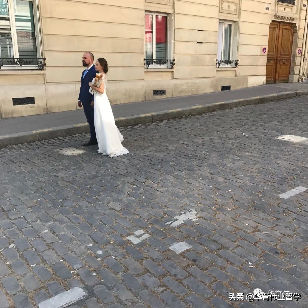 在利兹读研时打卡张国荣读的纺织学院，《指环王》作者是学校老师