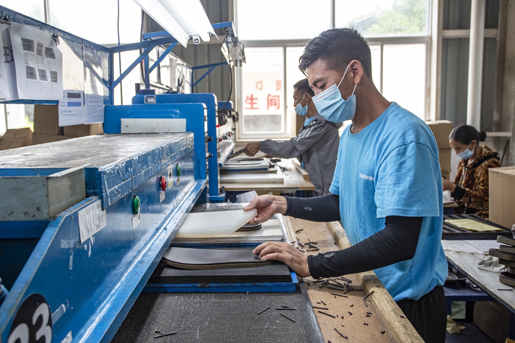 「建州七十」乐美携手共谱乡村振兴曲家乡巨变美姑人有了新盼头