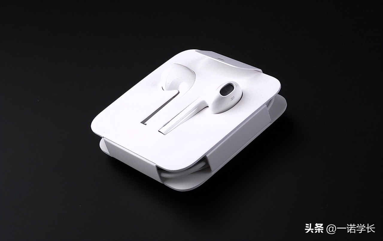 iphone14带耳机转换头吗,苹果14可以用带线耳机吗