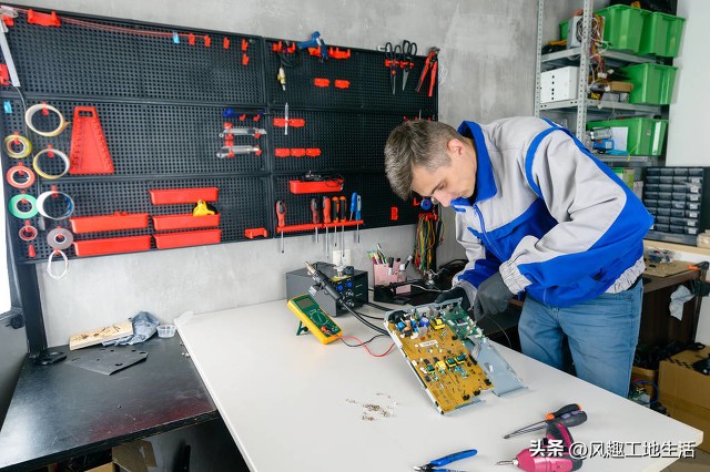 五金店怎么一年能赚50万,开五金店的为啥那么赚钱