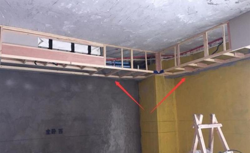 轻钢龙骨吊顶与木龙骨吊顶贵多少,装潢吊顶用木龙骨好还是轻钢龙骨