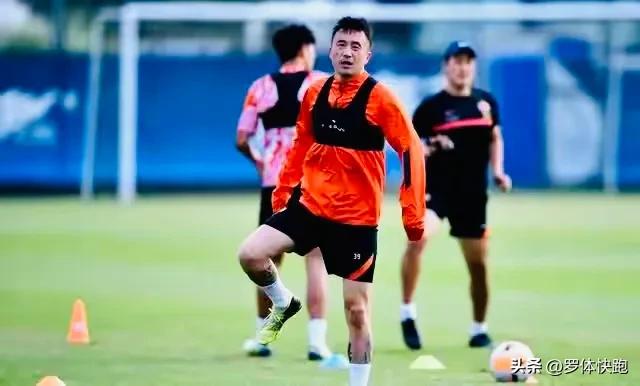 前国足球员涉赌跑路?种种线索指向前山东泰山球员国足白斩鸡代言